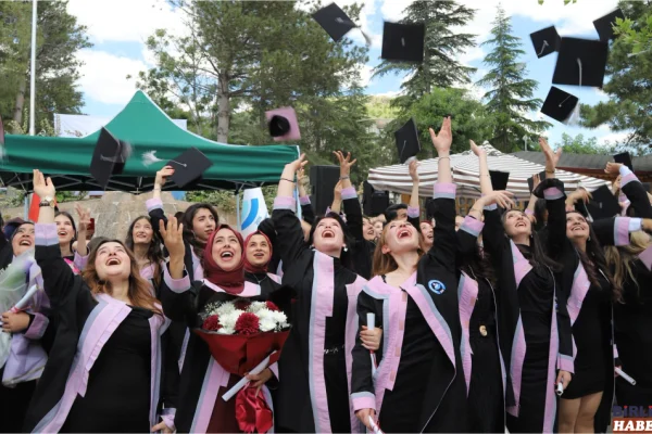 ASÜ Güzelyurt MYO’da mezuniyet coşkusu yaşandı