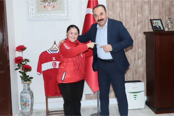 Milli Atlet Münevvere Yılmaz’dan İl Müdürü Aslan Yıldız’a Ziyaret