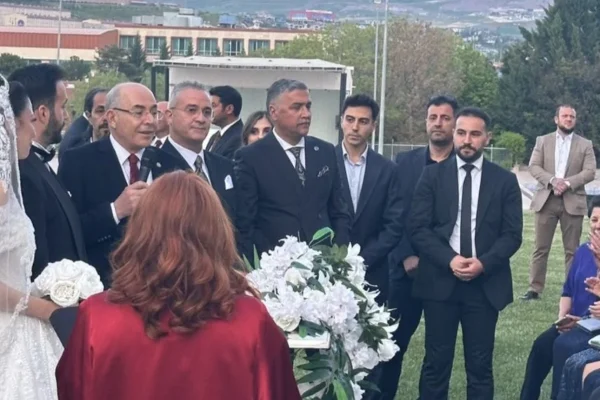MHP’den Sezer ve Fırat ailelerinin mutlu gününe yoğun katılım