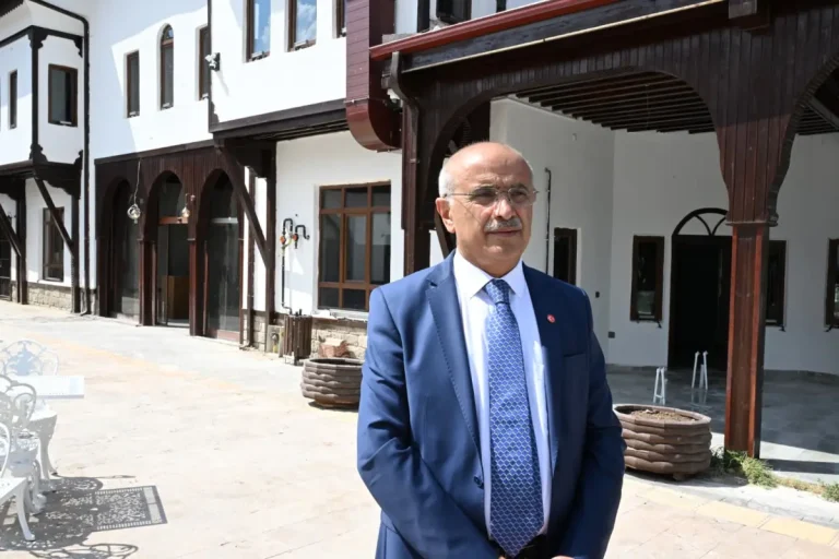 Başkan Er: “Kerpiç Evler, nezih bir buluşma noktası olacak”