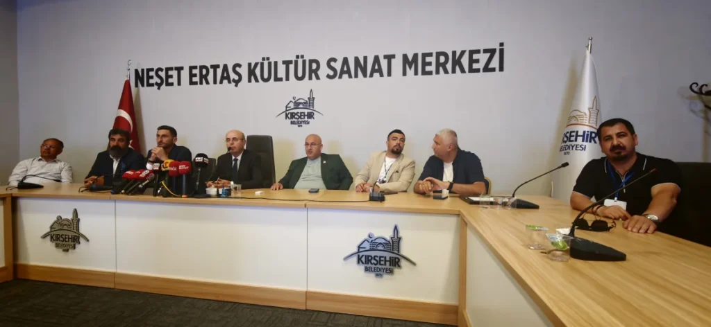 81 ilden gelen 130 gazeteci Kırşehir Belediye Başkanı Ekicioğlu ile buluştu