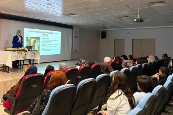 Kağızmanlı Hıfzı Yurdu’nda “Sağlıklı ve Dengeli Beslenme” konferansı
