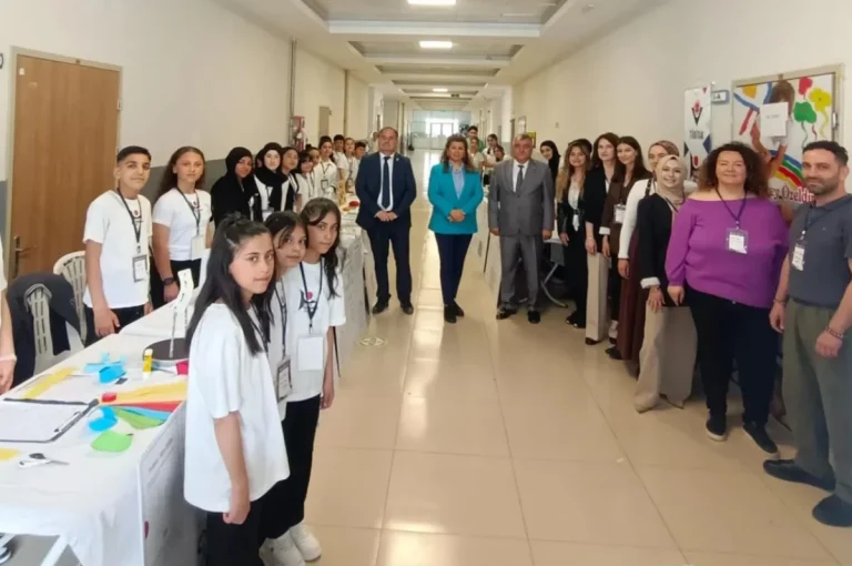 Mamak Bilim Şenliğinde öğrencilerin yenilikçi fikirlerini sergilediği anlar yaşandı