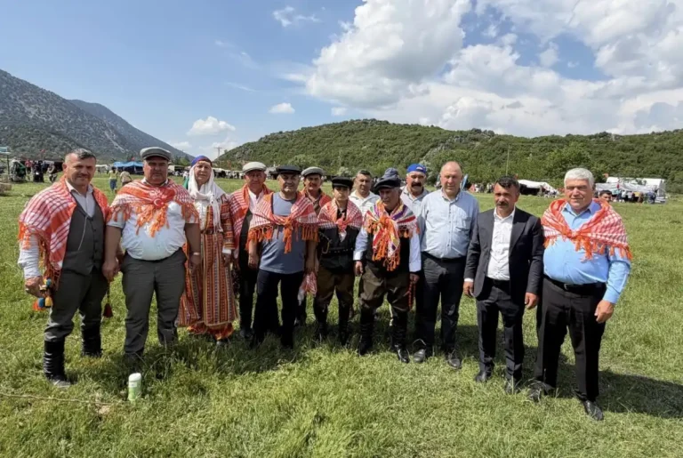 Yörük şöleninde binlerce yörük Eğirdir Serpil köyünde buluştu