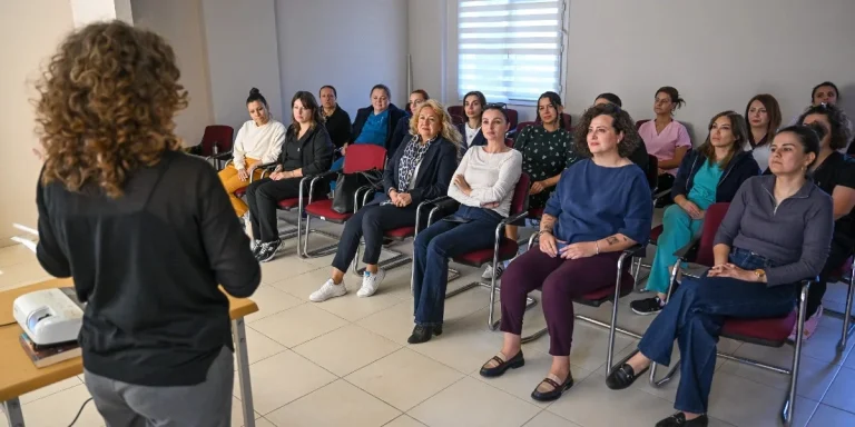 Bornova’da belediye personeline kadın sağlığı eğitimi