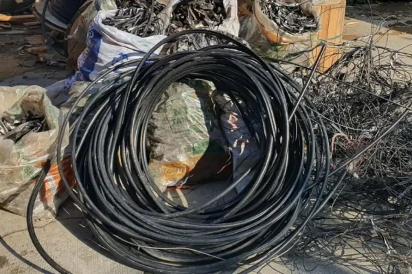 Kablo hırsızları tutuklandı