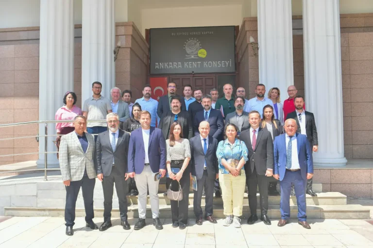 AKK “Ankara Akıllı Şehirler Zirvesi” için ev sahipliği yapıyor: ilçe belediyeleri ortak akıl toplantısında buluştu