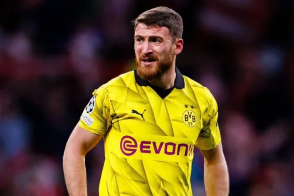 Milli futbolcu Salih Özcan Dortmund’a veda ediyor
