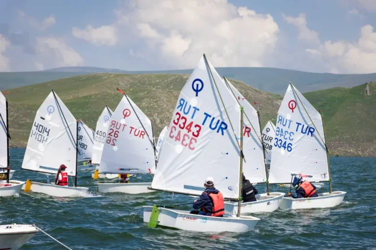 Kars Yelkende de varım dedi: Çıldır Gölü’nde tarihi başlangıç