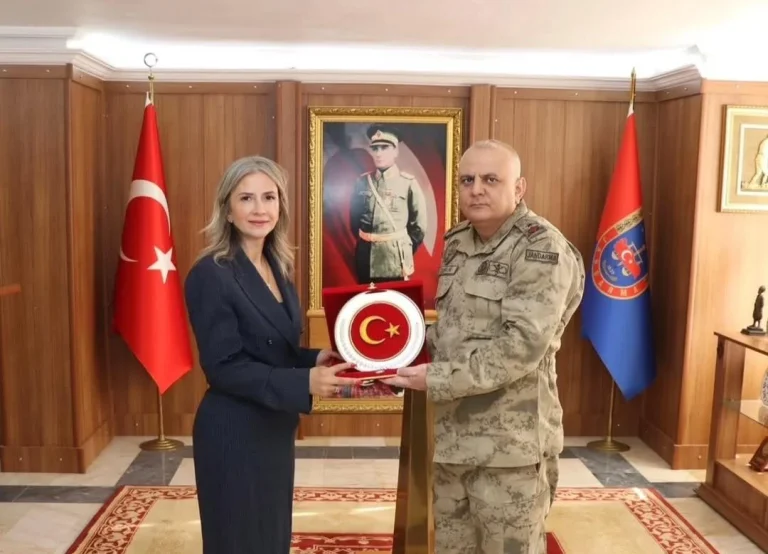 Kars’ta Kızılay ve jandarma iş birliği görüşüldü
