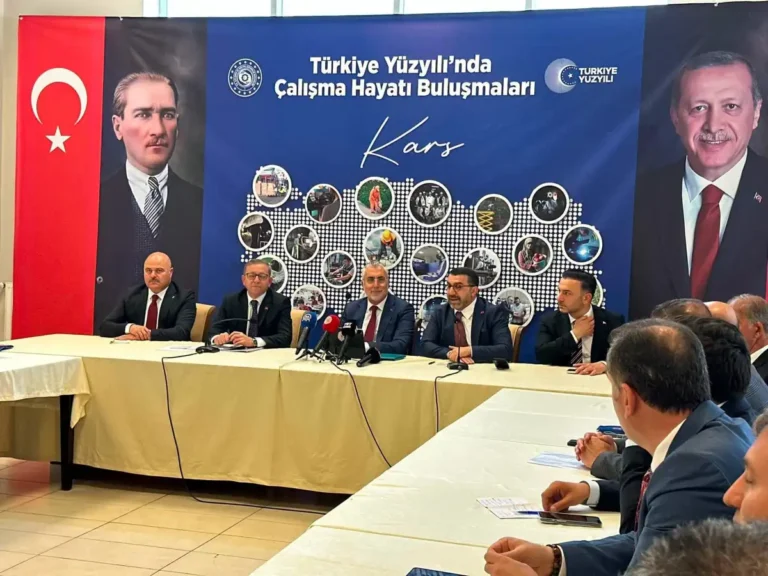 Kars’ta “Çalışma Hayatı Buluşmaları”: İş dünyası ve bakanlık bir araya geldi