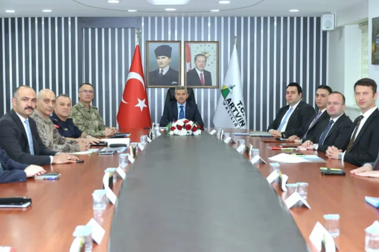 Artvin Valisi Ergün başkanlığında İl Güvenlik ve Asayiş Koordinasyon Kurulu Toplantısı düzenlendi