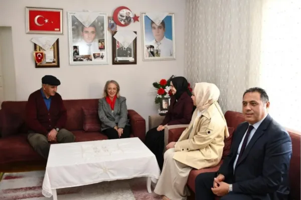 Kars Susuz’da şehit ailesine anlamlı ziyaret
