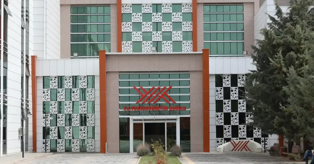 YÖK’ten depremzede üniversite öğrencilerine bir yıl daha destek