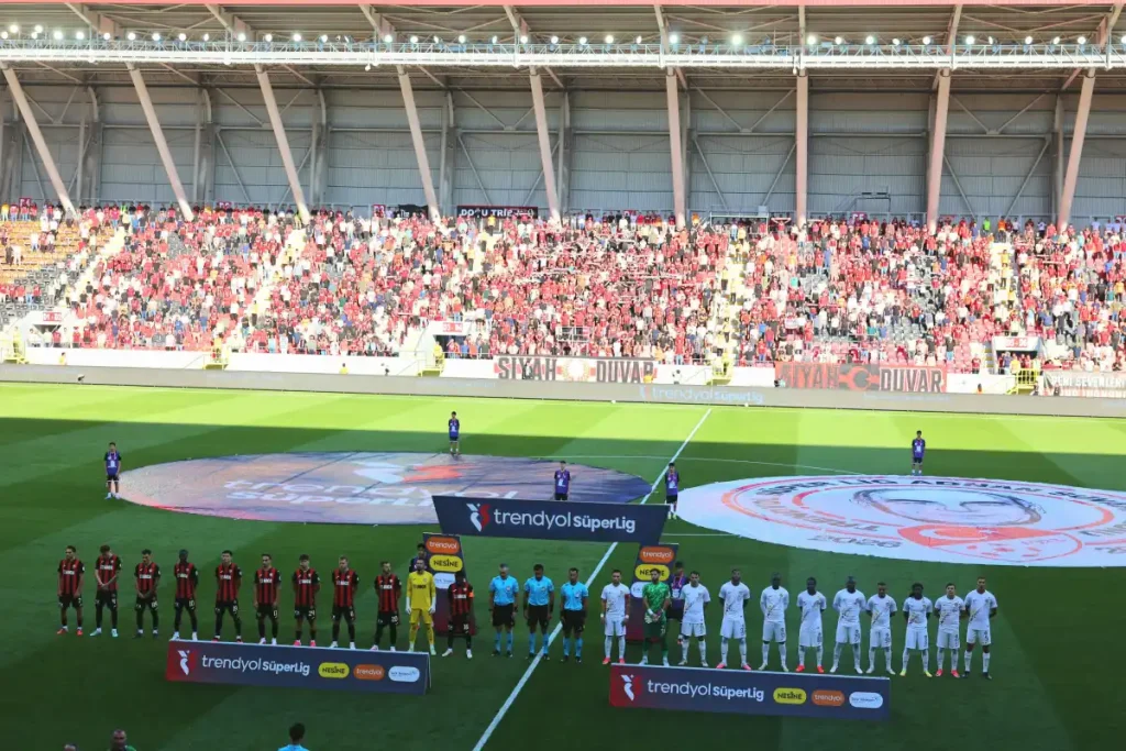 Taraftarın 114 günlük hasret zaferle bitti.