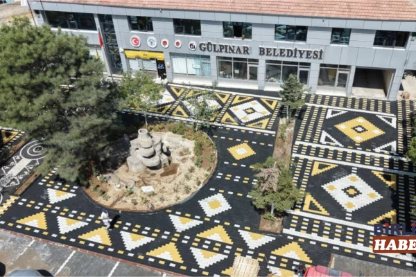 Gülpınar’da Belediye Hizmet Binası Önü Yenilendi