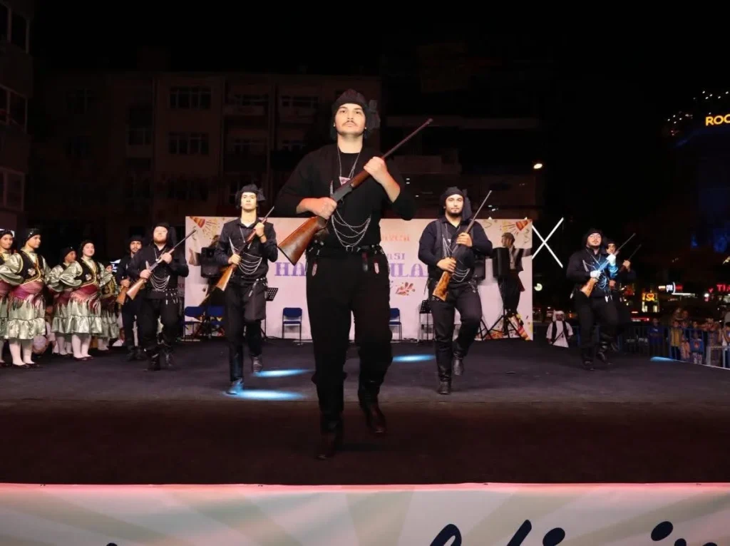 Giresun Halk Oyunları Ekibi kardeş şehir Polatlı’da sahne aldı