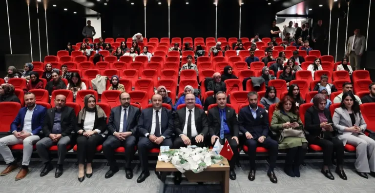 Gazetecilik atölyesinde kriz dönemi medyası masaya yatırıldı