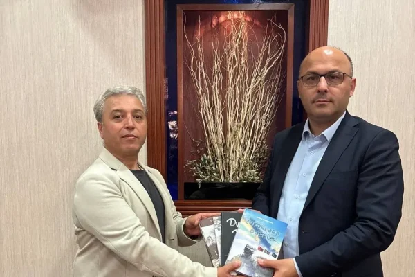“Zəfərlərə Doğru” Kitabı BHA Genel Müdürü Muhammet Kaçar’a takdim edildi