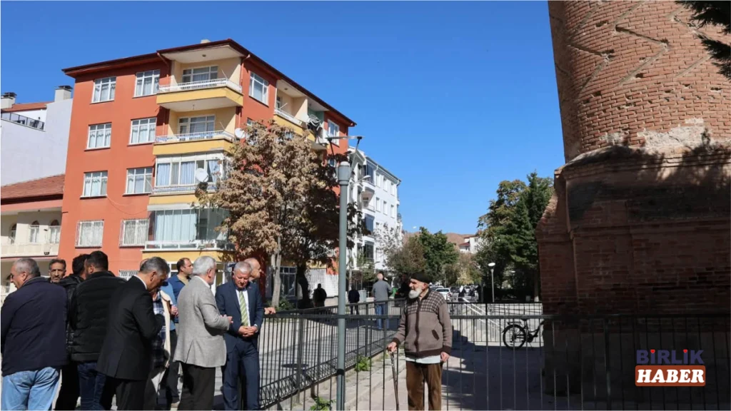 Vali Murat Duru, Kızıl Minare Camii’nde Vatandaşlarla Görüştü