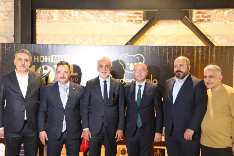 HDH Medya 10. yıl gala gecesinde başarılar ödüllendirildi