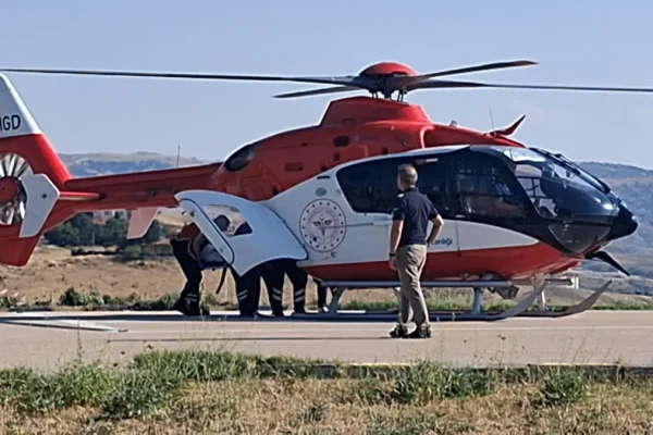 Kalp krizi geçiren 70 yaşındaki kadın hava ambulansıyla Ankara’ya sevk edildi