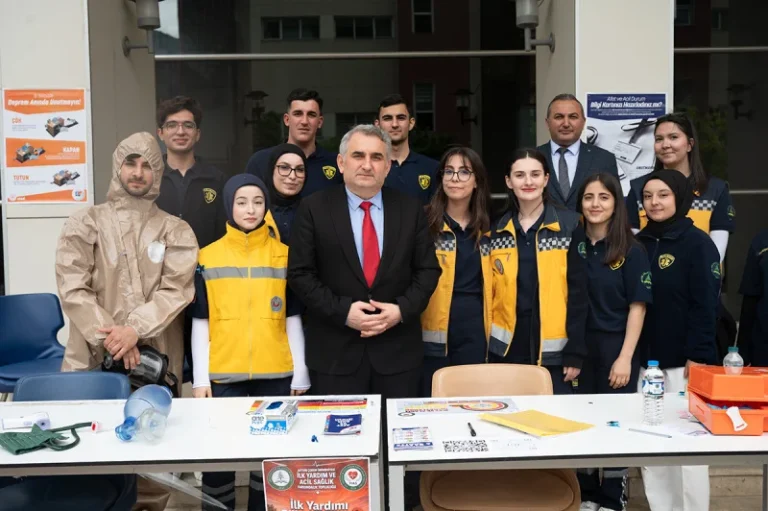 AÇÜ’de İlk Yardım Farkındalığı etkinliği