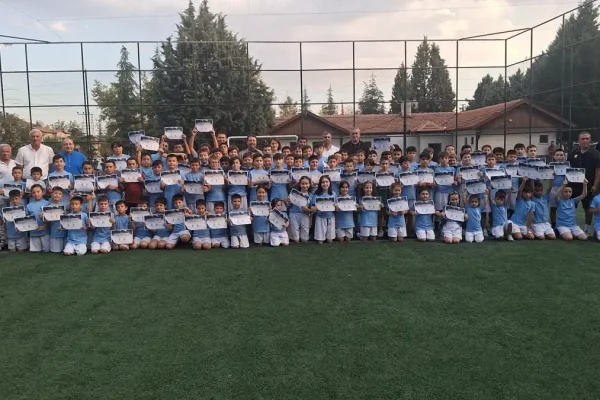 Beypazarı’nda yaz spor okullarına katılan 180 öğrenci sertifikalarını aldı