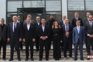Huzurevi’nde Duygulandıran Buluşma: Şiirler ve Türk Bayrağı Temalı Hediyeler