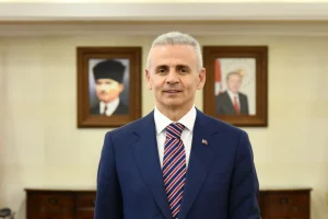 Ardahan Valisi Mehmet Fatih Çiçekli görevden alındı, yeni Vali Ömer Hilmi Yamlı oldu
