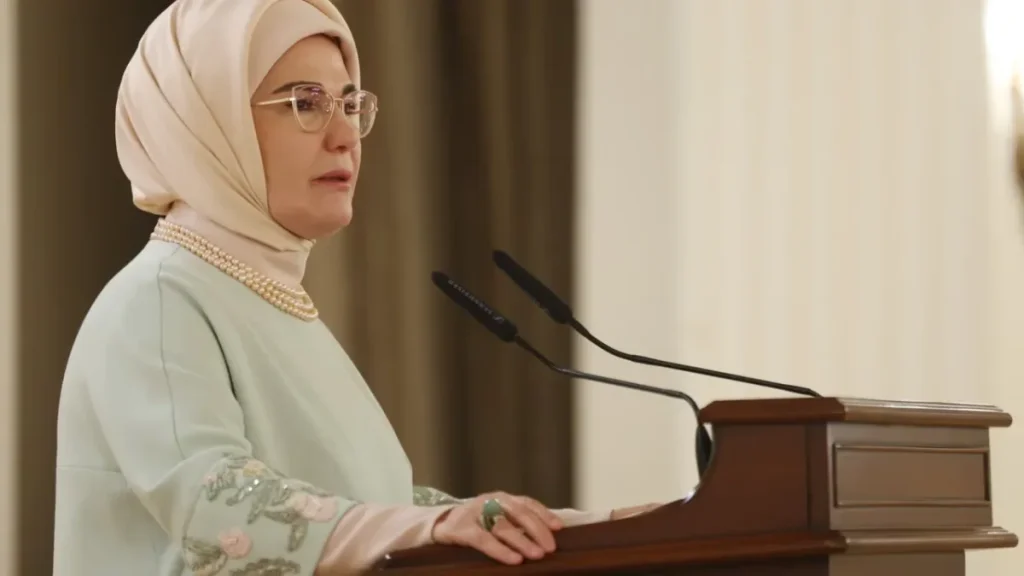 Emine Erdoğan’dan deprem bölgesindeki eğitim çalışmalarına destek mesajı
