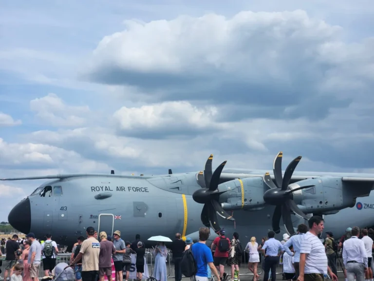 Farnborough Airshow 2026’da son hün coşkusu: BAE Akrobasi ekibi gökyüzüne damga vurdu