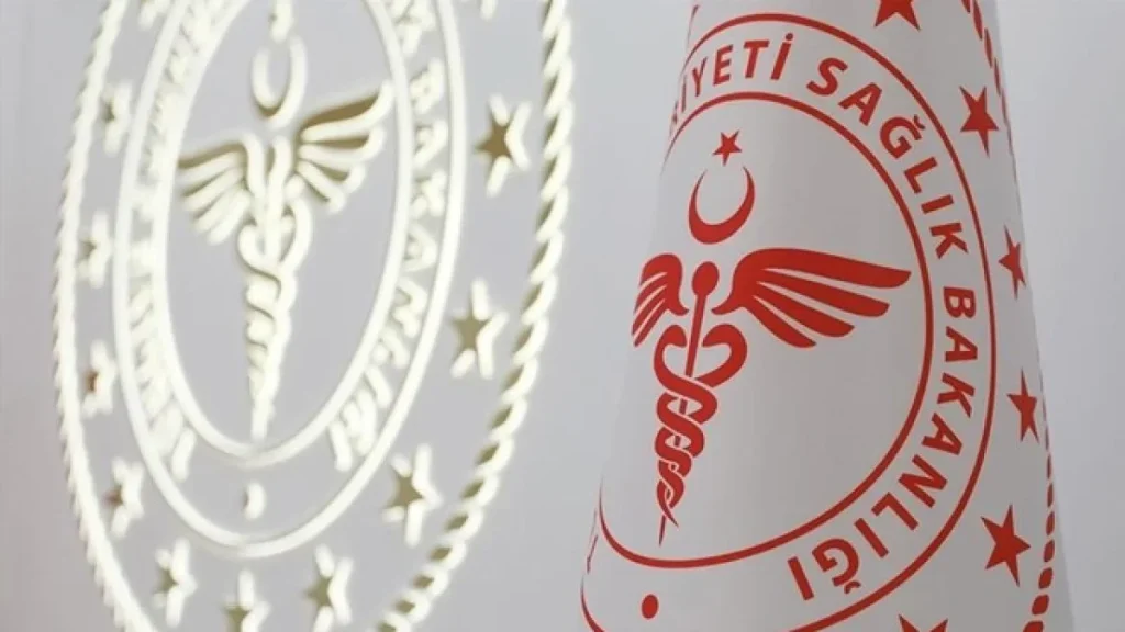 Hantavirüs şüphesi bulunan gemideki 3 Türk yurda dönüyor