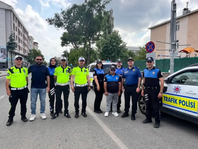 Kars’ta özel gereksinimli Ömer’in polislik hayali gerçek oldu