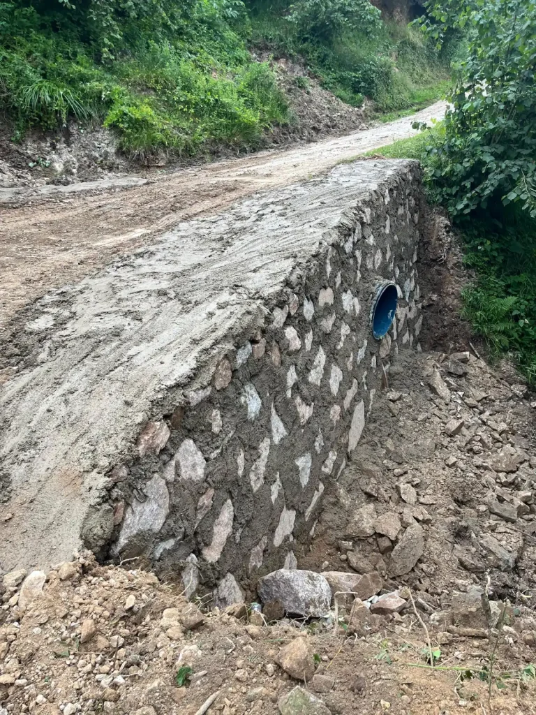Kuzgun Köyü’nde kaza riski oluşturan menfez bir günde yenilendi