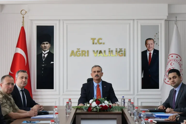 Ağrı’da eğitim güvenliği toplantısı Vali Önder Bozkurt başkanlığında yapıldı