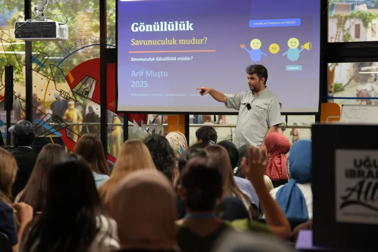 Dünya Gençleri “Speak Up Youth” ile sosyal politikalara yön veriyor