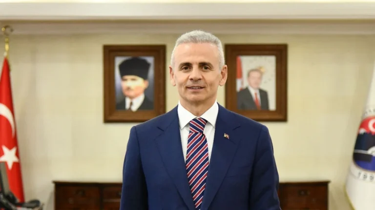 Ardahan Valisi Mehmet Fatih Çiçekli görevden alındı, yeni Vali Ömer Hilmi Yamlı oldu