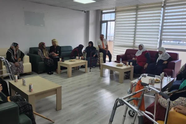 Kars Açık Kapı’dan huzurevi sakinlerine ziyaret