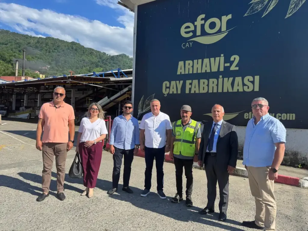 Artvin Ticaret Borsası Heyeti, çay fabrikasını inceledi