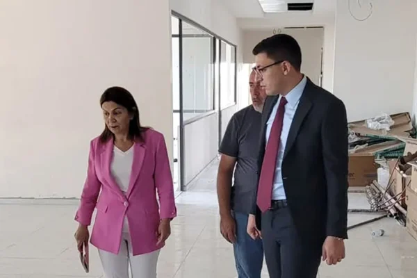Kaymakam, yeni kaymakamlık binasında incelemede bulundu
