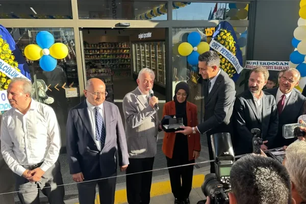 Isparta Belediyesi’nin 2’nci OPET istasyonu hizmete açıldı