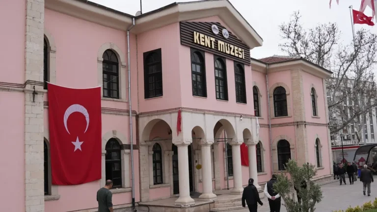 Elazığ’da müzeler ziyaretçi akınına uğradı
