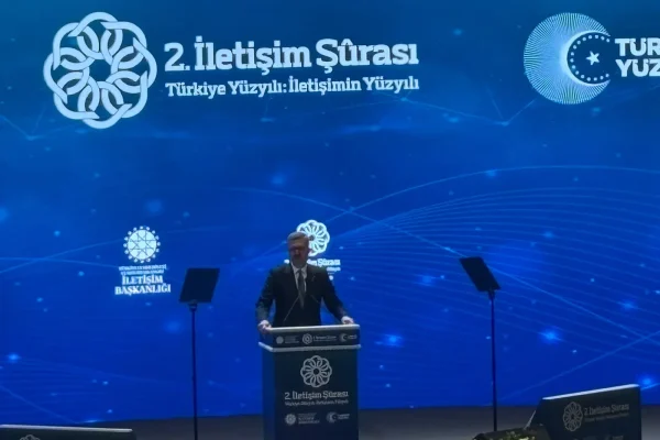 Burhanettin Duran: Dijital çağda öncelik nitelikli habercilik olmalı