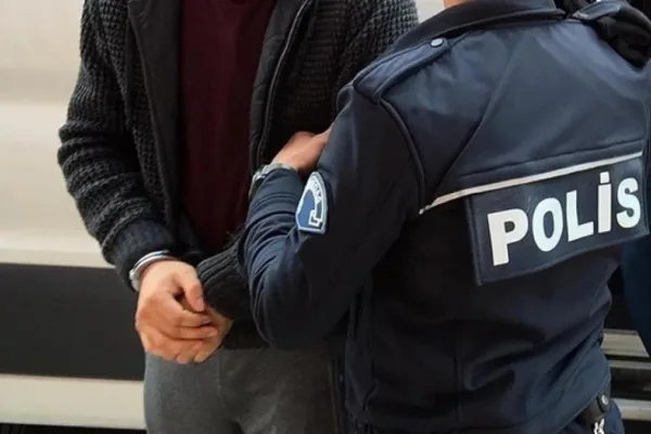 Buca Belediyesi operasyonunda gözaltına alınanlar adliyede