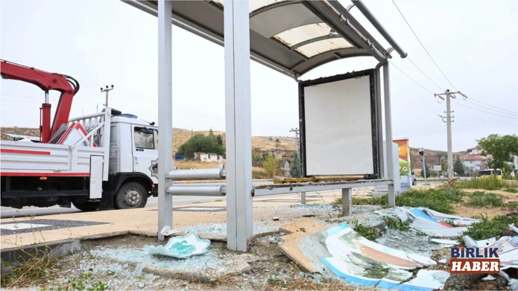 Aksaray’da otobüs durağına çirkin saldırı
