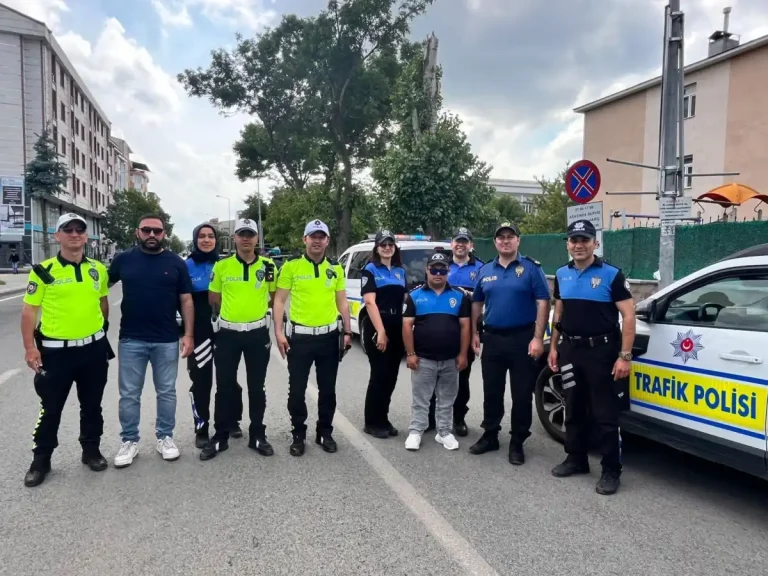 Kars’ta özel gereksinimli Ömer’in polislik hayali gerçek oldu
