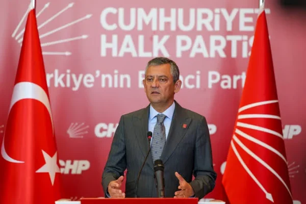 Özgür Özel: Yeni partiyi hep birlikte kuruyoruz