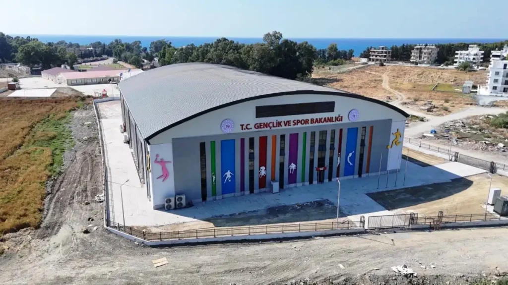 Arsuz’a 1000 kişilik spor salonu