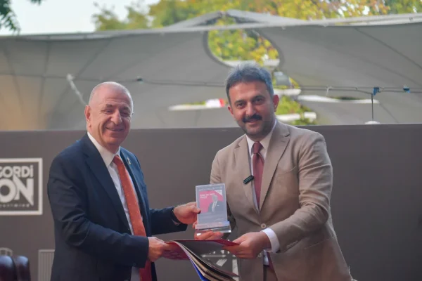 AKK “Sözonda Deneyim Paylaşım Platformu” söyleşileri devam ediyor: serinin konuğu Zafer Partisi Genel Başkanı Prof. Dr. Ümit Özdağ oldu